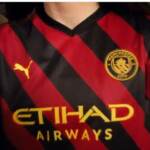 Il Manchester City svela la seconda maglia: è rossonera, “Ispirata dal Milan”