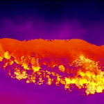 Incendi in Versilia, le immagini della termocamera del drone