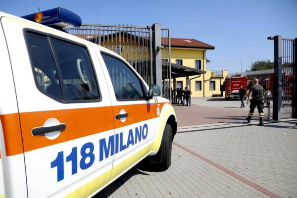 Milano, incendio al Cie in via Privata Aquila