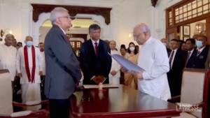 Sri Lanka, Dinesh Gunawardena giura come primo ministro