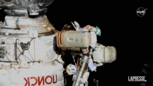Italian astronaut AstroSamantha takes her first spacewalk