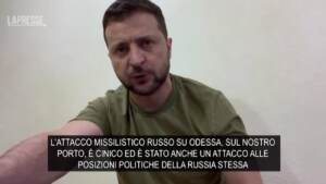 Ucraina, Zelensky: “L’attacco a Odessa è un duro colpo politico per la Russia stessa”
