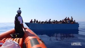 Migranti: oltre 670 persone soccorse nel Mediterraneo, 5 morti