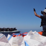 Migranti, ancora emergenza sbarchi: oltre 1200 persone salvate