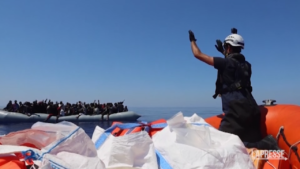 In Italy, more migrants emerge from boats