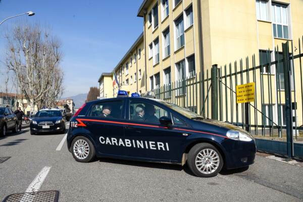 Como 5 arresti per violenza sessuale coinvolti 2 minori