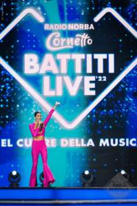 Elisabetta Gregoraci conduce Battiti Live