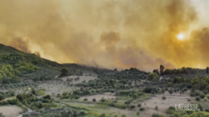 Grecia: incendi in tutto il Paese, fiamme anche vicino al sito dell’antica Olimpia