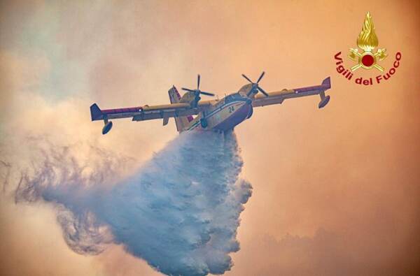 Incendi: roghi nel grossetano, ospedale in tilt. Carabinieri Forestali: “Maxi roghi stile Usa”