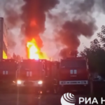Ucraina, in fiamme un deposito di petrolio a Donetsk