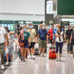 Verso il weekend del grande esodo: in 500mila pronti a partire da Milano e Napoli. Rischio disagi