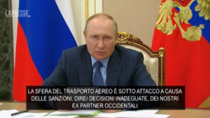 Russia, Putin: “Il nostro settore del trasporto aereo è sotto attacco a causa delle sanzioni”