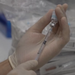 Barcellona, migliaia di persone si vaccinano contro il vaiolo delle scimmie