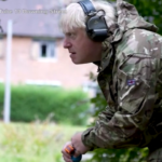 Gran Bretagna, Boris Johnson soldato per un giorno con i militari ucraini