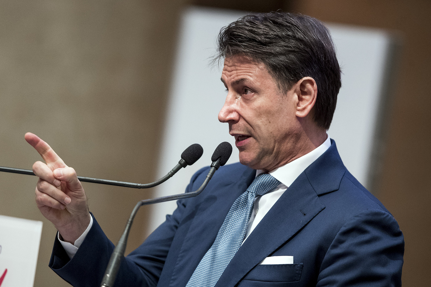 M5S, Conte: “Nessuna telefonata con Beppe Grillo, smentisco aut-aut sulla regola del doppio mandato”