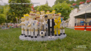 Calcio, Legoland svela le miniature della Nazionale inglese di calcio femminile in vista della finale degli Europei