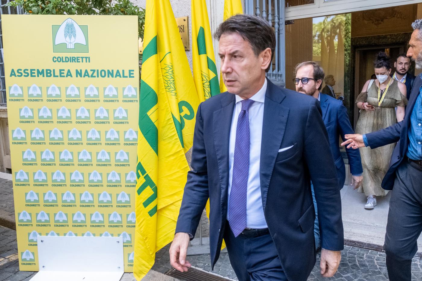 Elezioni, Conte: “Presto decisione su due mandati. Verso no a deroghe, ma ‘valorizziamo esperienze’”