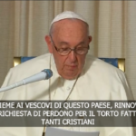 Il Papa arriva in Quebec, folla lo accoglie: “Chiedo perdono per quanto fatto alle popolazioni indigene”