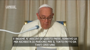 Il Papa arriva in Quebec, folla lo accoglie: “Chiedo perdono per quanto fatto alle popolazioni indigene”