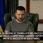 Ucraina, Zelensky sull’accordo sul grano: “Finalmente riduciamo grave crisi alimentare provocata dalla Russia”