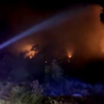 Incendi nel Carso, evacuate 25 famiglie nel goriziano. Il sindaco: “E’ probabilmente doloso”