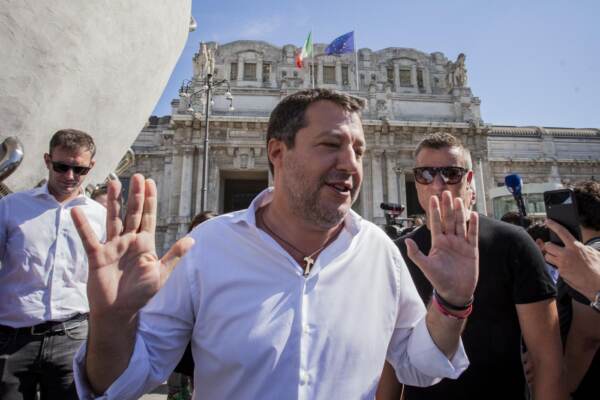 Degrado stazione centrale di Milano, sopralluogo e punto stampa di Matteo Salvini