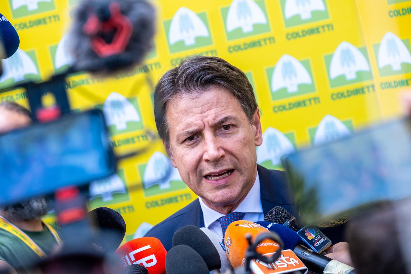 Elezioni, Conte: “Stop ipocrisia di chi va via, ci risparmino lacrime coccodrillo”. Di Maio annuncia il nome del nuovo partito: “Si chiamerà impegno civico” Elezioni, Conte: “Stop ipocrisia di chi va via, ci risparmino lacrime coccodrillo”. Di Maio annuncia il nome del nuovo partito: “Si chiamerà impegno civico”