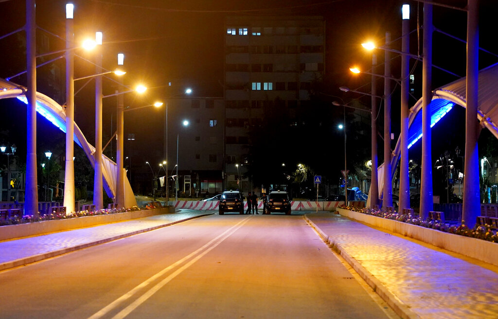 Tensione Kosovo-Serbia: rinviato di un mese il divieto di targhe e documenti serbi