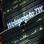 La visita di Nancy Pelosi a Taiwan: compare la scritta “Benvenuta” sul grattacielo più alto