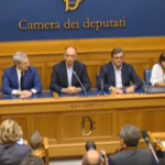 Elezioni, Letta sigla accordo con Calenda: “Intesa importante, ora elezioni contendibili”