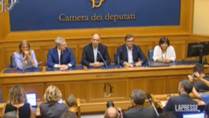 Elezioni, Letta sigla accordo con Calenda: “Intesa importante, ora elezioni contendibili”