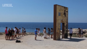 Lampedusa, le proteste degli attivisti contro l’arrivo di Salvini