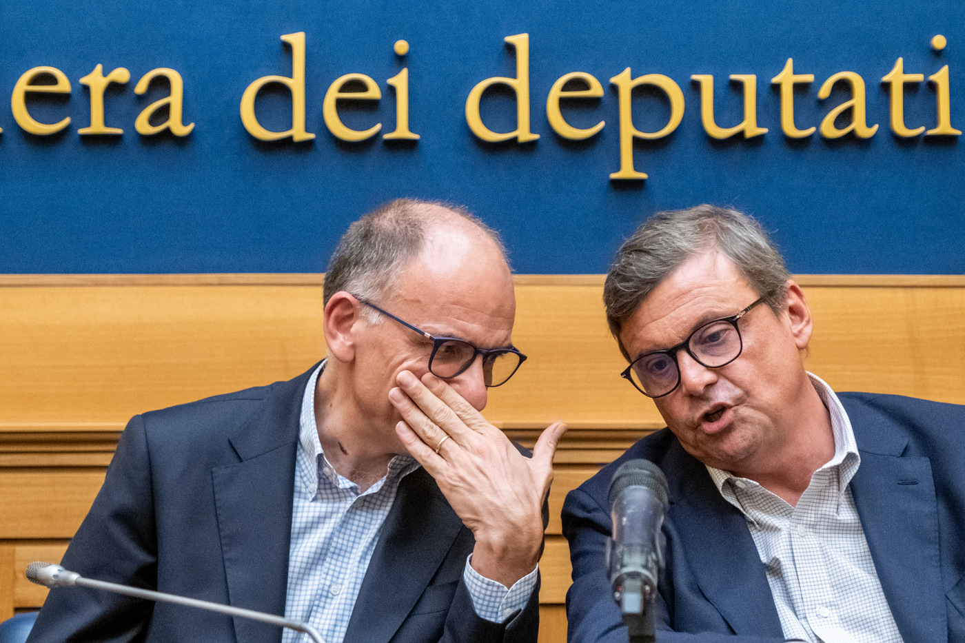 Dopo il tutti contro tutti verso l’accordo Pd con Verdi e Si, ma Calenda tiene il punto. Letta: “Chiudere domani”