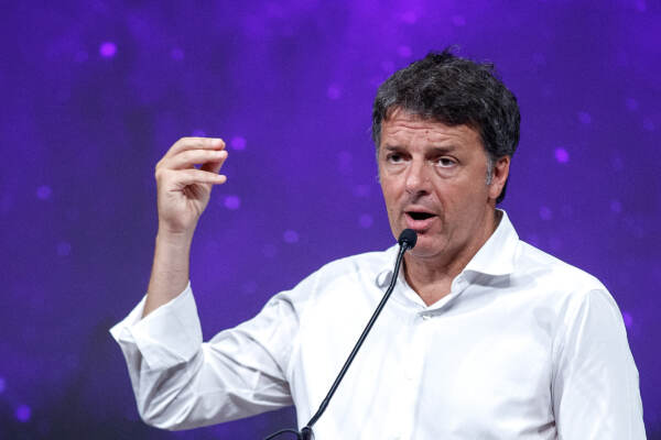 Renzi: “No ad accordi con Forza Italia, ha colpito Draghi”