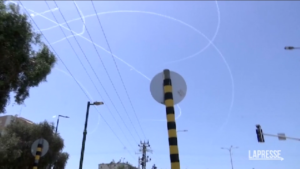 Israele, il sistema di difesa aerea Iron Dome intercetta e abbatte razzi dalla Strsicia di Gaza