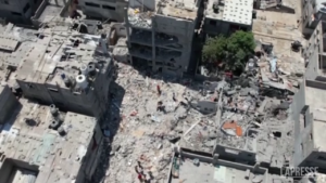 Gaza, le immagini girate dai droni mostrano ciò che resta dopo gli attacchi aerei israeliani
