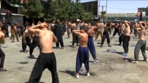 Afghanistan, le autoflagellazioni rituali degli sciiti per l’Ashura