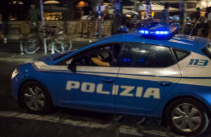 Milano - Piazza Ventiquattro Maggio, controllo da parte della Polizia durante la movida