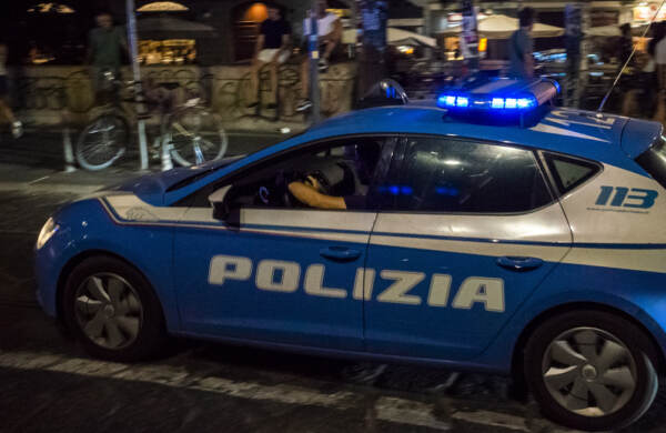 Milano - Piazza Ventiquattro Maggio, controllo da parte della Polizia durante la movida