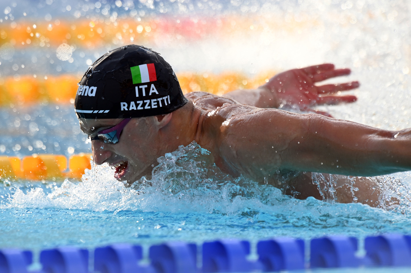 Europei di nuoto a Roma: oro di Razzetti nei 400 misti, bronzo a Matteazzi Europei di nuoto a Roma: oro di Razzetti nei 400 misti, bronzo a Matteazzi