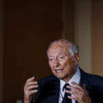 L’ultima intervista di LaPresse a Piero Angela: “Vidi lo sbarco sulla Luna e decisi che mi sarei dedicato alla scienza”