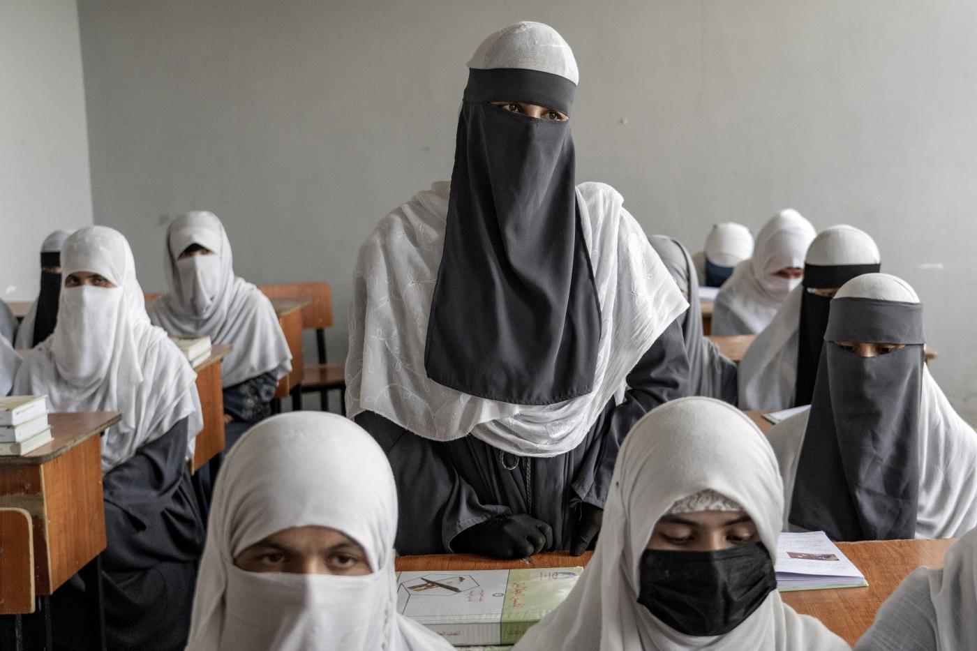 Afghanistan, un anno fa la presa del potere da parte dei talebani: il futuro incerto delle ragazze dopo 12 mesi senza scuola Afghanistan, un anno fa la presa del potere da parte dei talebani: il futuro incerto delle ragazze dopo 12 mesi senza scuola