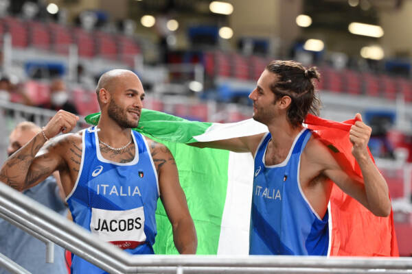 Tokyo 2020, 2 medaglie d'oro nell'atletica per l'Italia con Jacobs nei 100 metri e Tamberi nel salto in alto