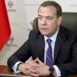 Medvedev irrompe nella campagna elettorale: “Europei usate le urne per punire governi”, sdegno della politica italiana