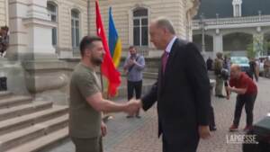 Ucraina, incontro di oltre un’ora tra Zelensky e Erdogan