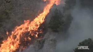 Incendi: fiamme sulla Palermo-Sciacca, chiuso un tratto della statale