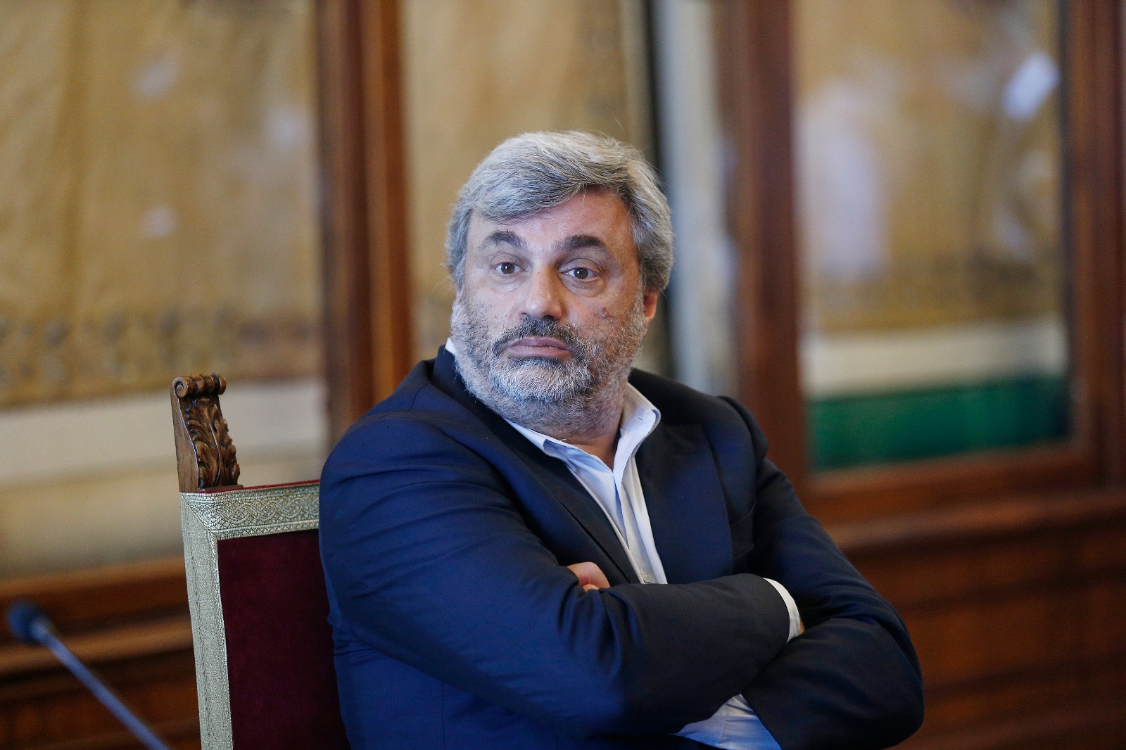 “Inginocchiati o ti ammazzo”. Tempesta sul Campidoglio, si dimette il capo di gabinetto Ruberti protagonista di una violenta lite “Inginocchiati o ti ammazzo”. Tempesta sul Campidoglio, si dimette il capo di gabinetto Ruberti protagonista di una violenta lite