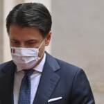 M5S, Conte apre al Pd poi aggiusta il tiro. Castelli dice no al seggio a Novara