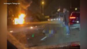 Russia, morta la figlia di Dugin: le immagini dell’auto in fiamme dopo l’esplosione