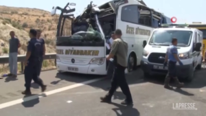 Turchia, maxi-incidente: muiono 15 persone, decine i feriti